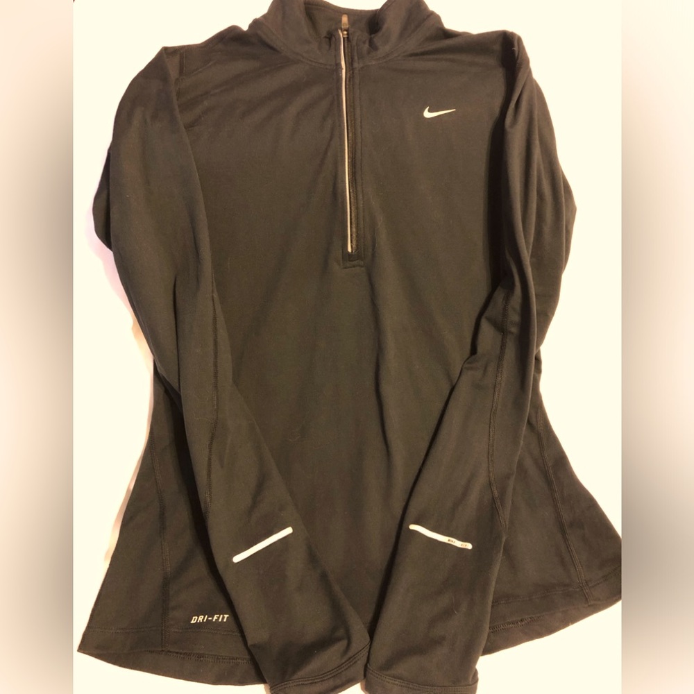 Nike Dri-Fit women’s black jacket size Medium. Light weight excellent condition